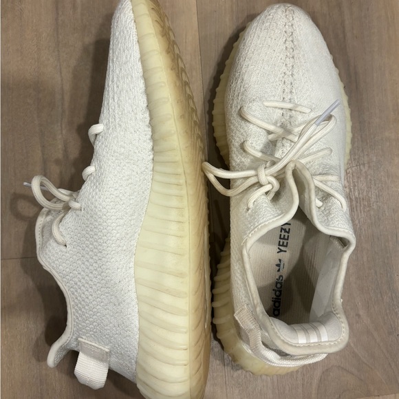 Men’s Yeezy Adidas - Picture 2 of 4